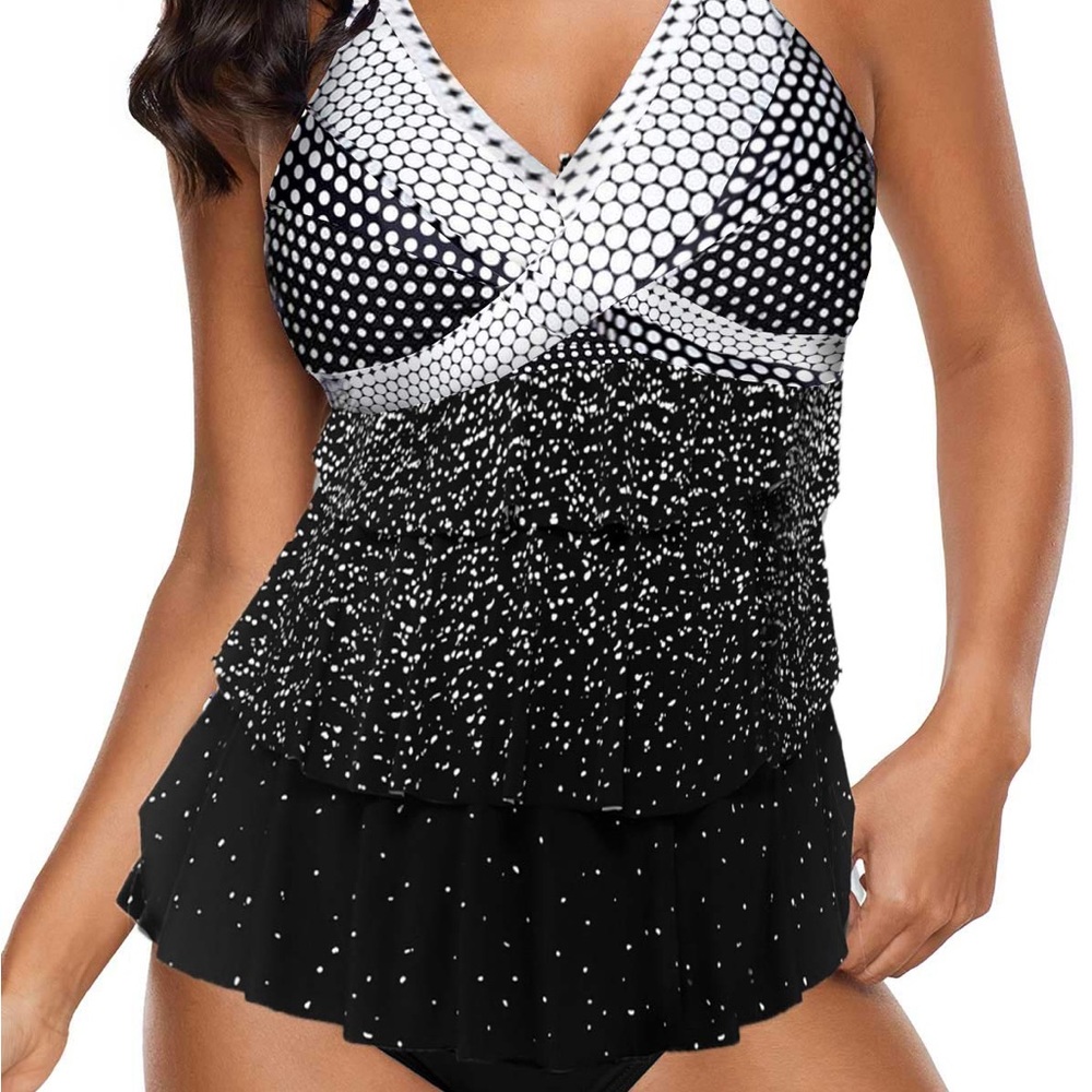 Women’s Polkadot Tankini and Swim Shorts in Size 0X Brand new, never worn